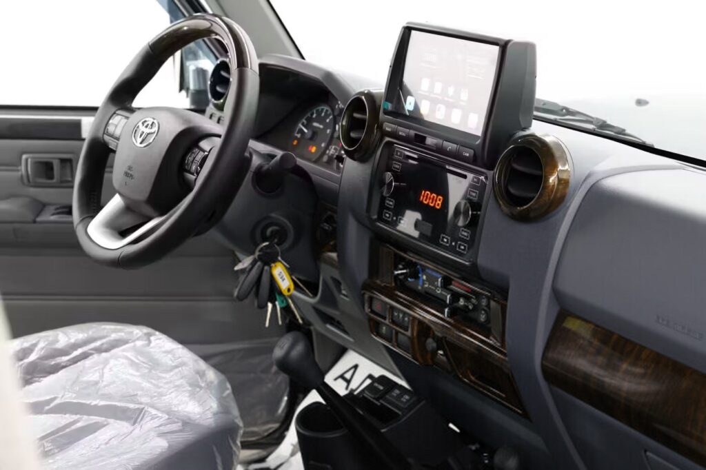 Toyota Land Cruiser J70 · Рестайлинг