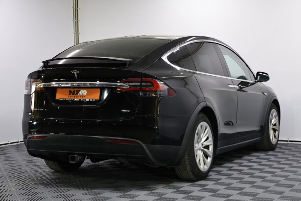 Tesla Model X I
