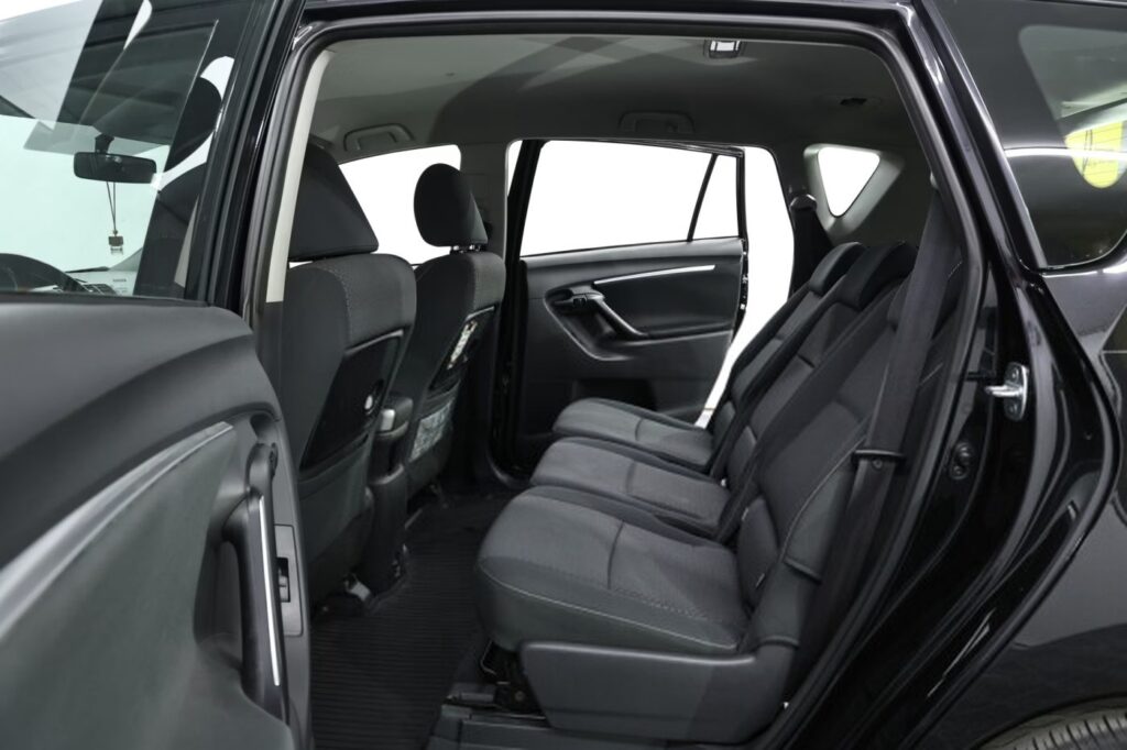 Toyota Verso I · Рестайлинг