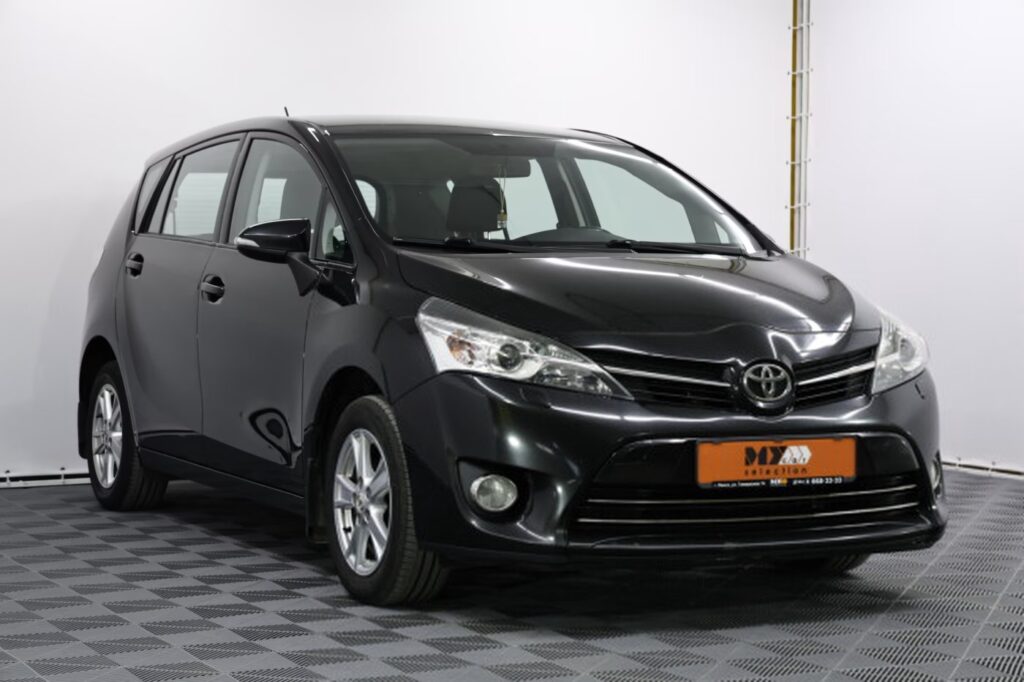 Toyota Verso I · Рестайлинг
