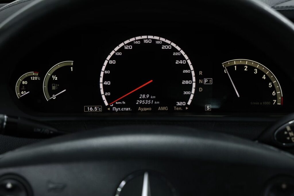 Mercedes-Benz CL C216