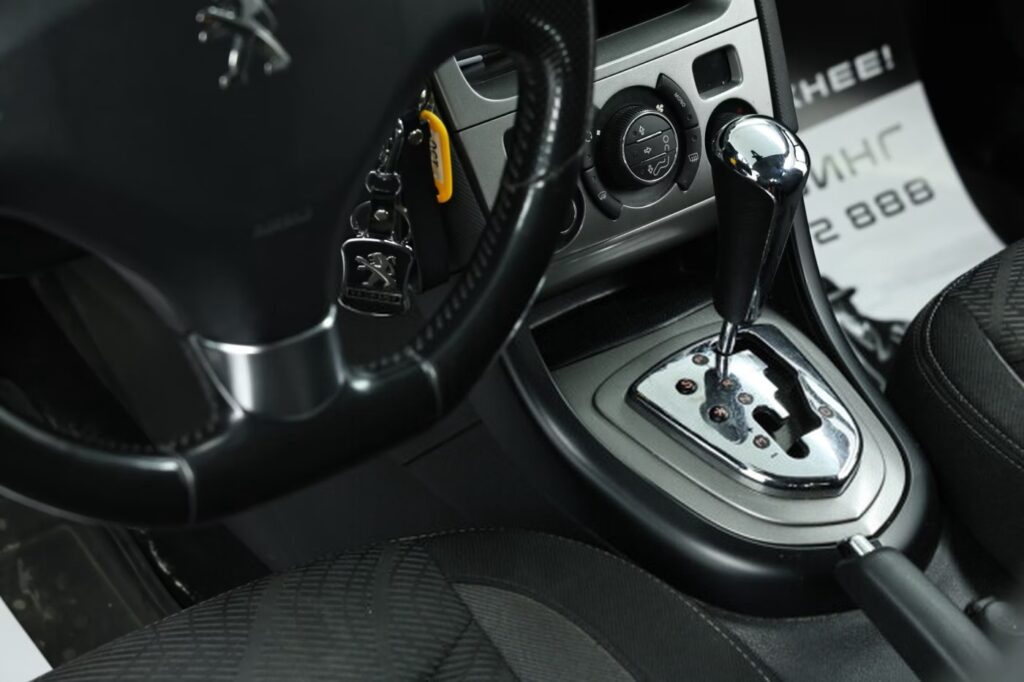 Peugeot 408 I