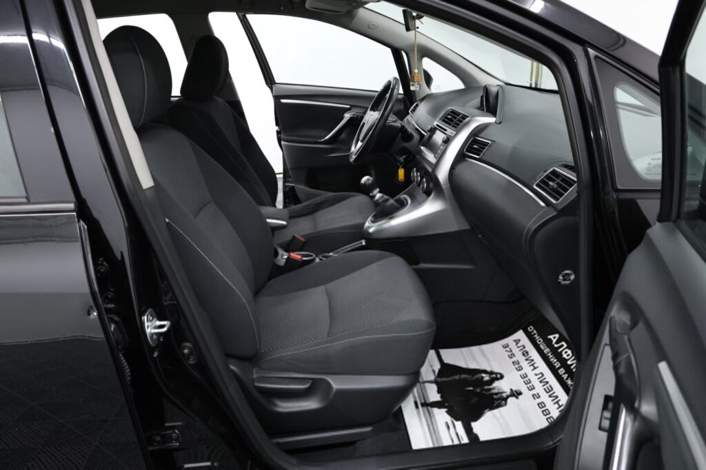 Toyota Verso I · Рестайлинг