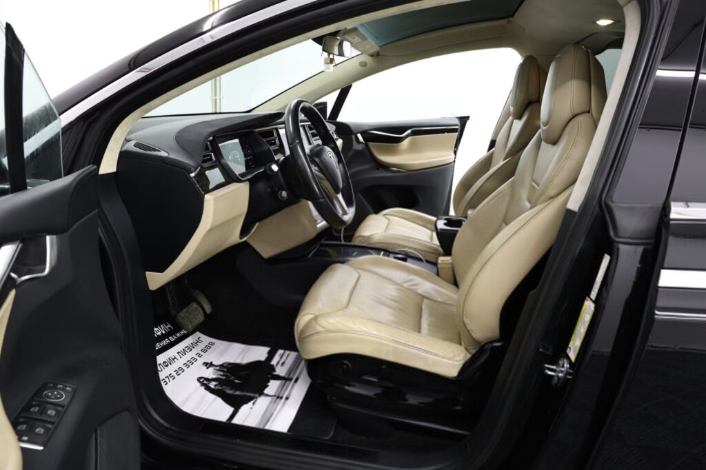 Tesla Model X I