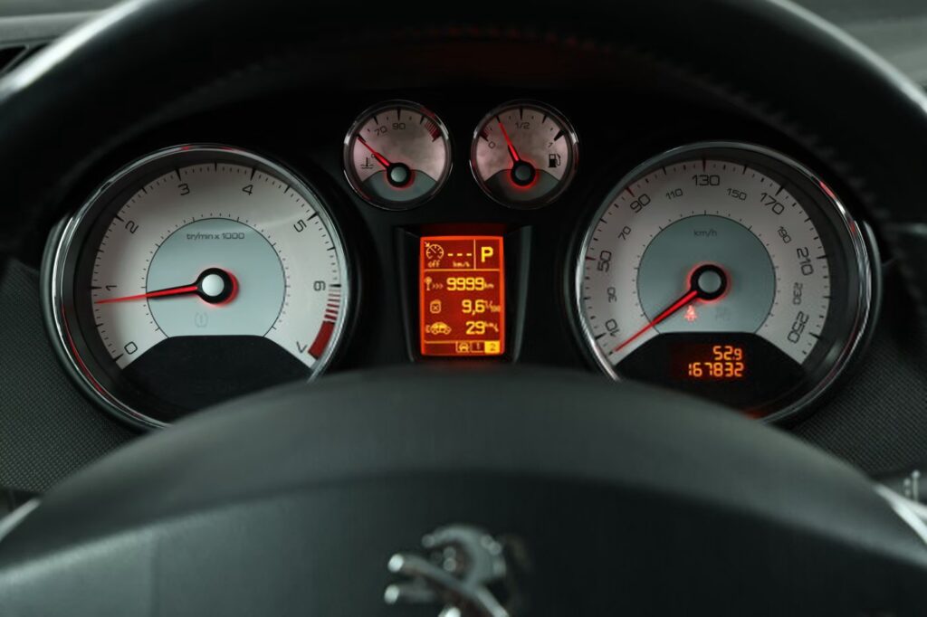 Peugeot 408 I