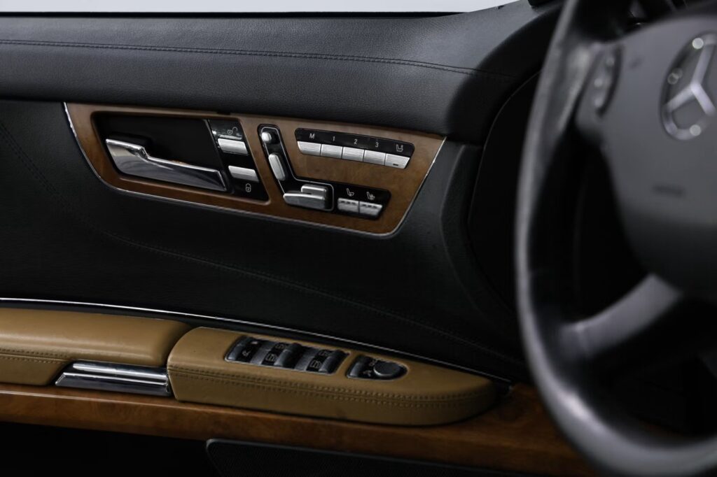 Mercedes-Benz CL C216