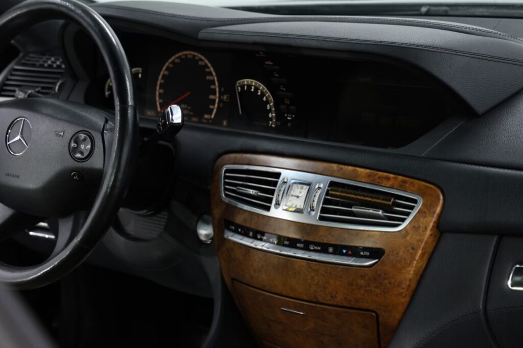 Mercedes-Benz CL C216
