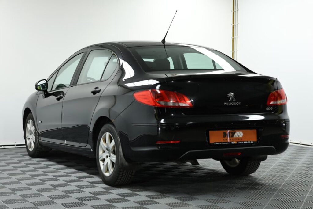 Peugeot 408 I
