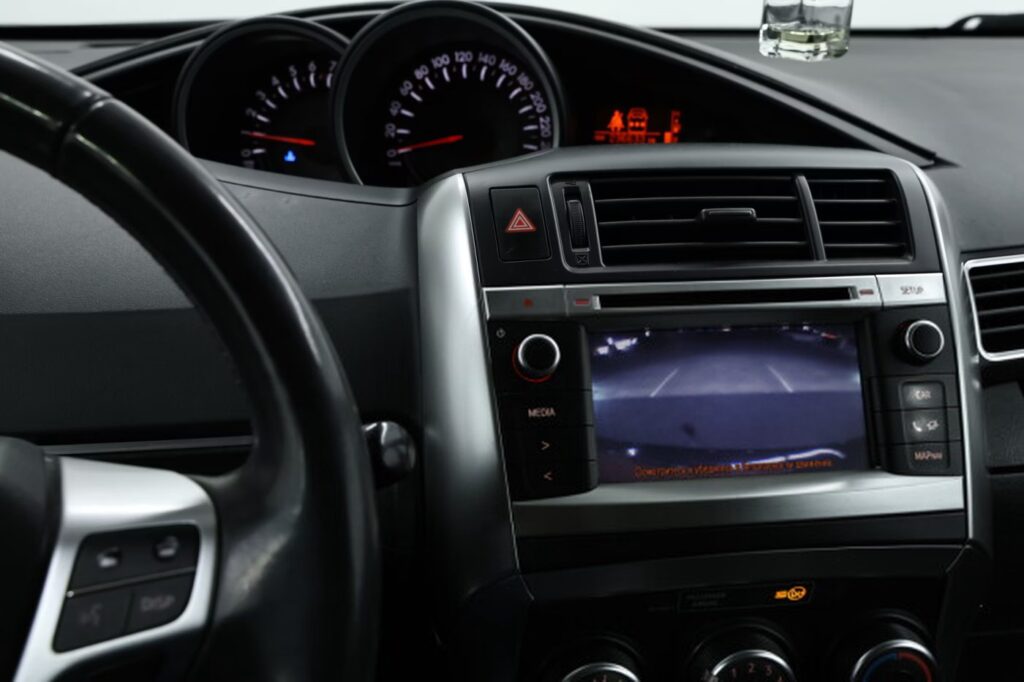 Toyota Verso I · Рестайлинг
