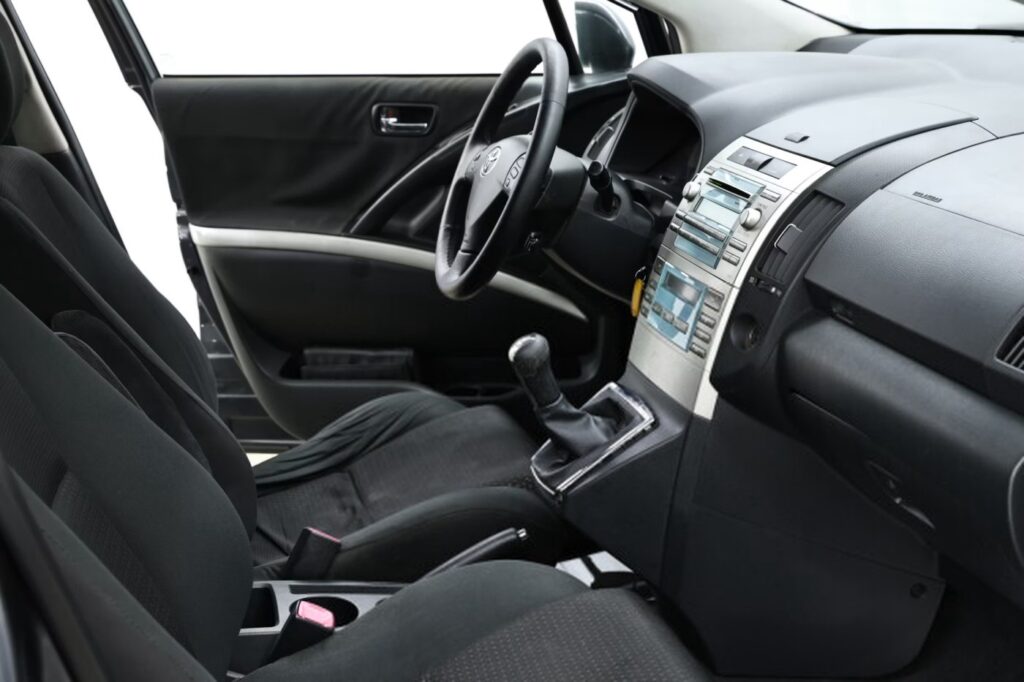 Toyota Corolla Verso II (AR10)