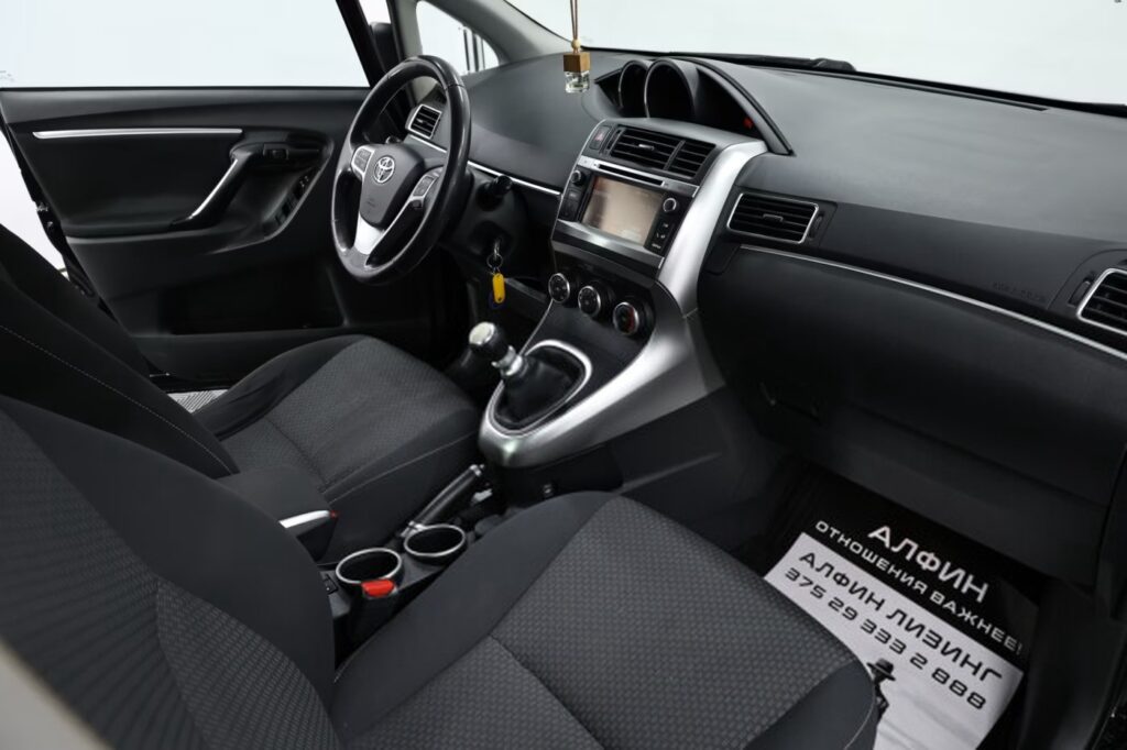 Toyota Verso I · Рестайлинг