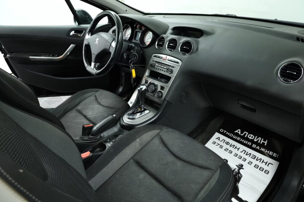Peugeot 408 I