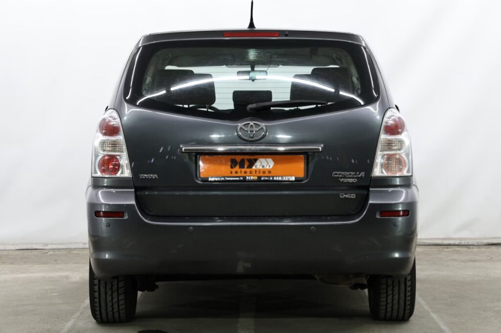 Toyota Corolla Verso II (AR10)