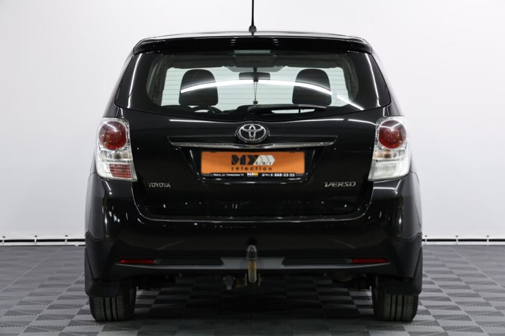 Toyota Verso I · Рестайлинг