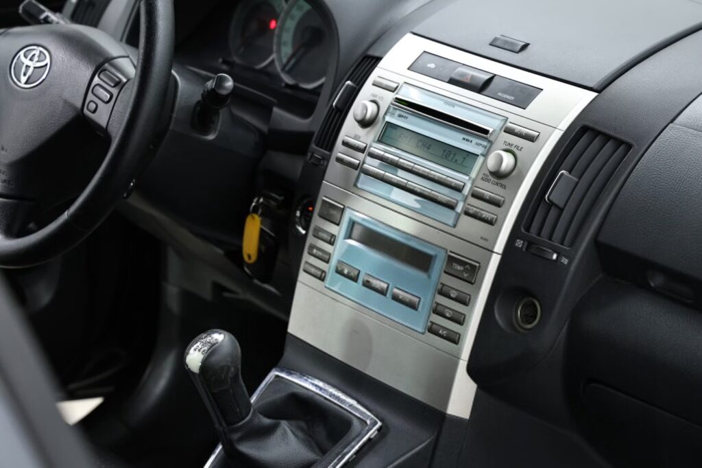 Toyota Corolla Verso II (AR10)