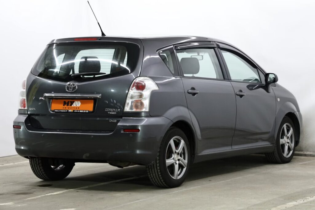 Toyota Corolla Verso II (AR10)