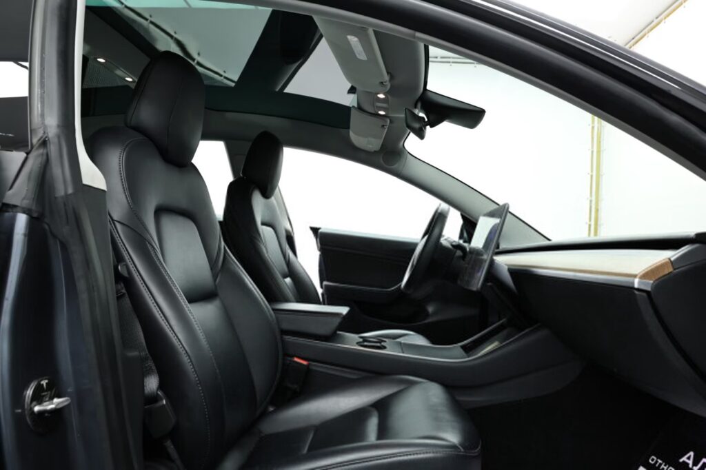 Tesla Model 3 I