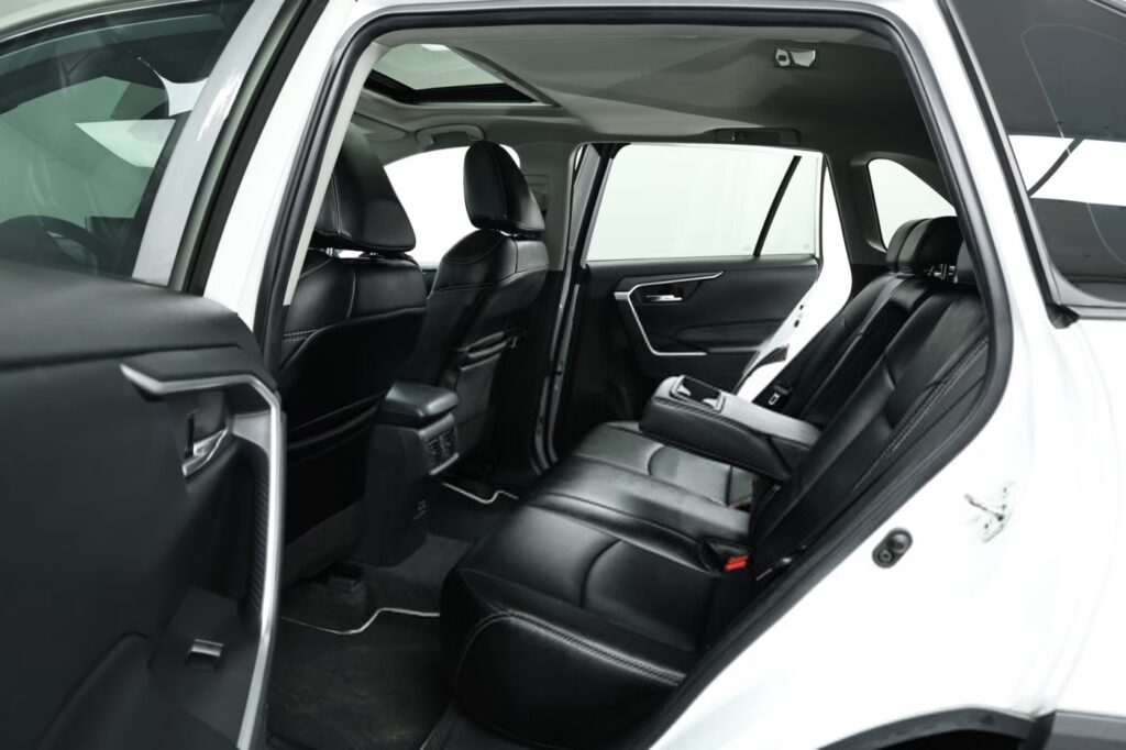 Toyota RAV4 V (XA50)