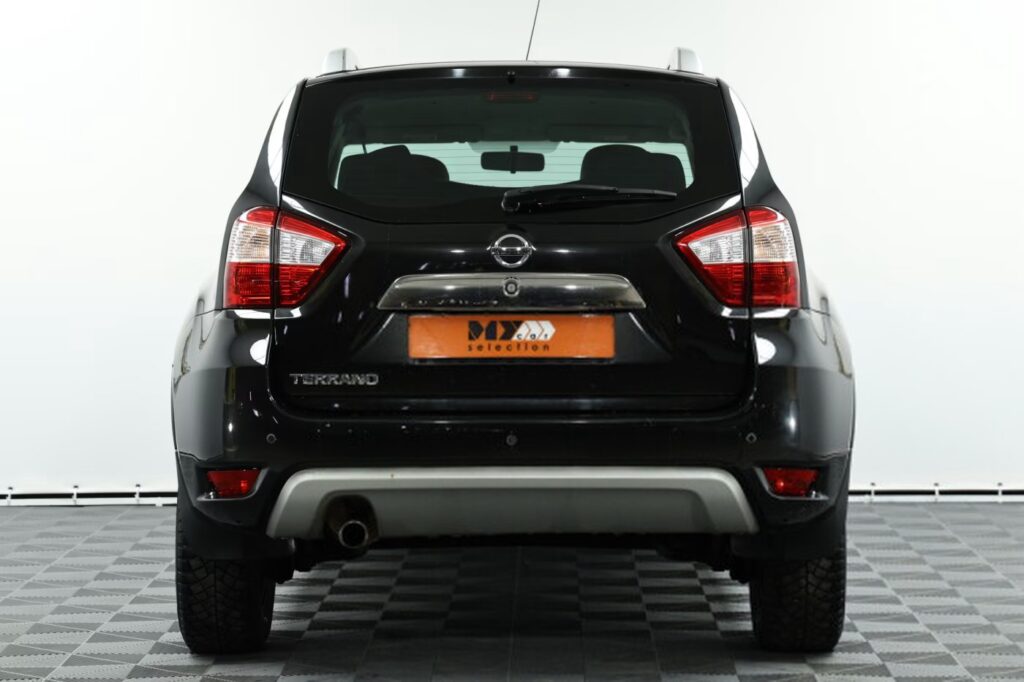 Nissan Terrano D10
