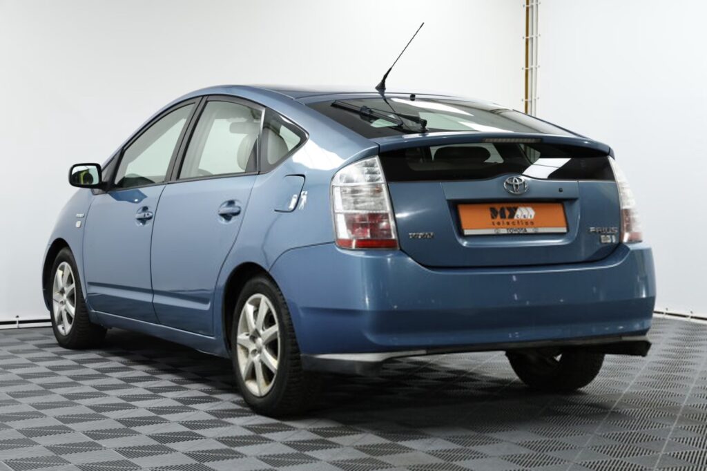 Toyota Prius II (XW20) · Рестайлинг