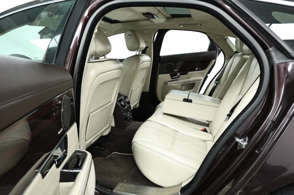 Jaguar XJ X351