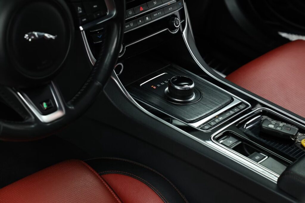 Jaguar XF X260