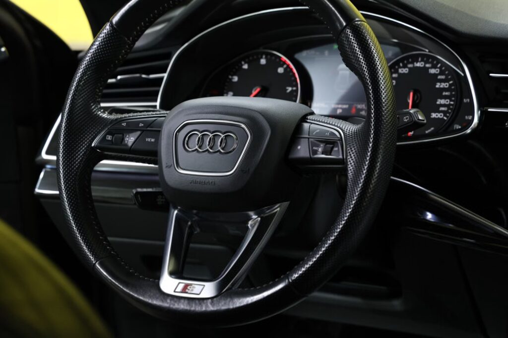 Audi Q8 I
