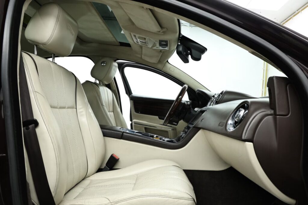 Jaguar XJ X351