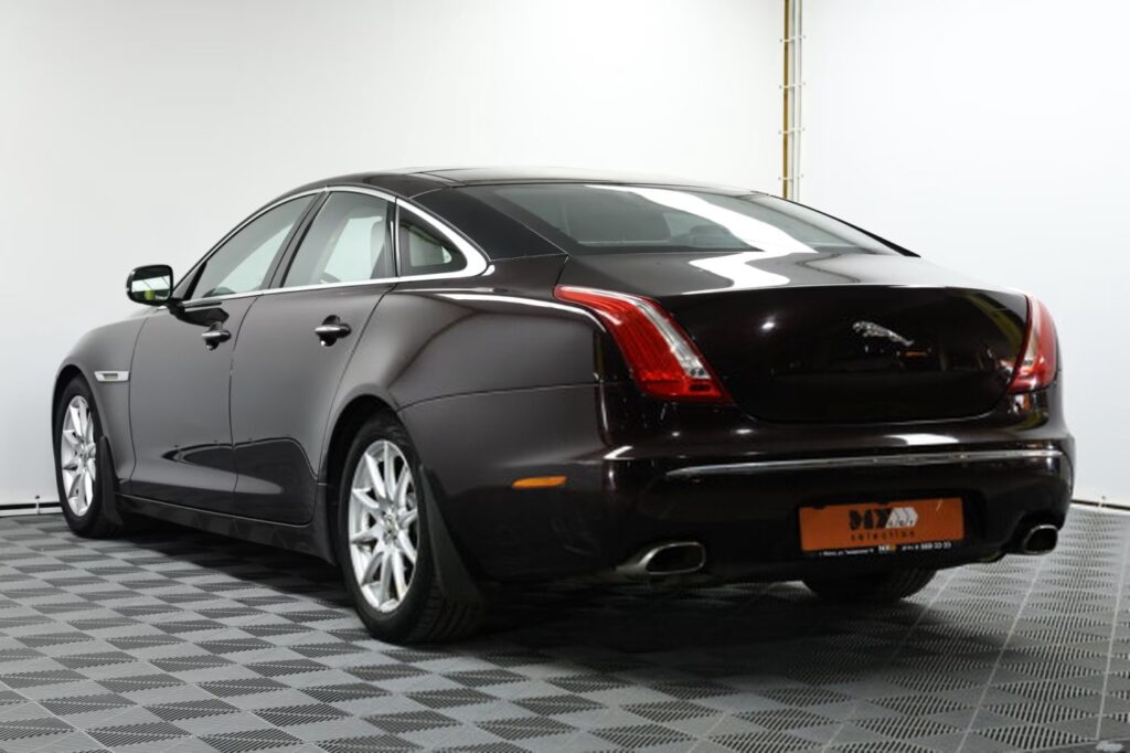 Jaguar XJ X351
