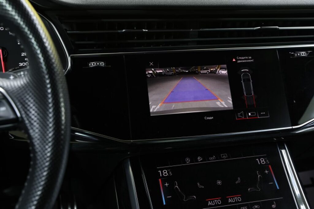 Audi Q8 I