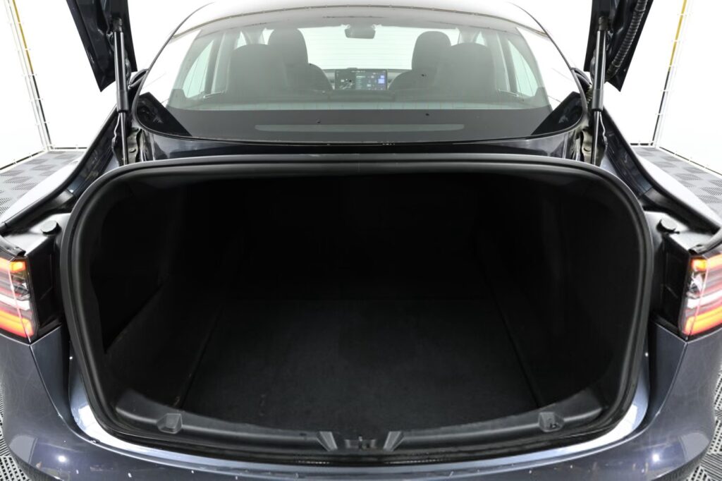 Tesla Model 3 I