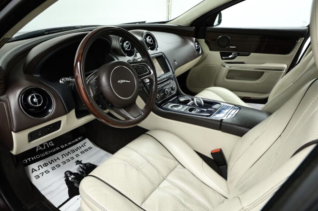 Jaguar XJ X351