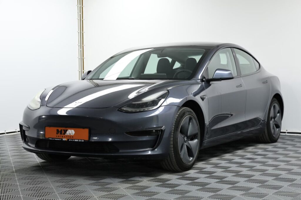 Tesla Model 3 I