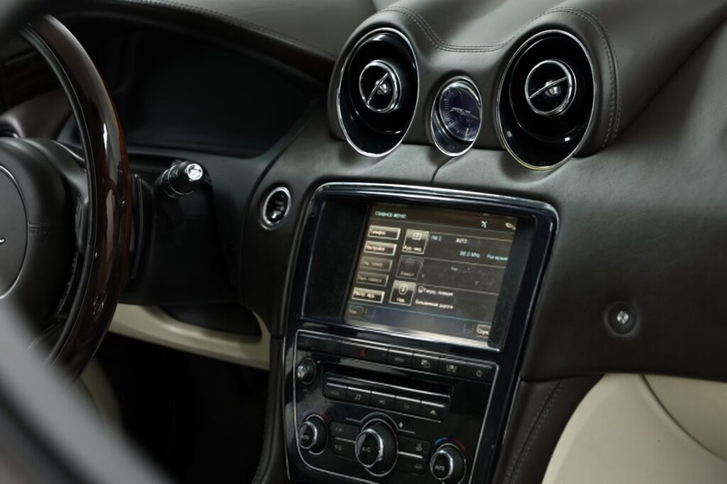 Jaguar XJ X351
