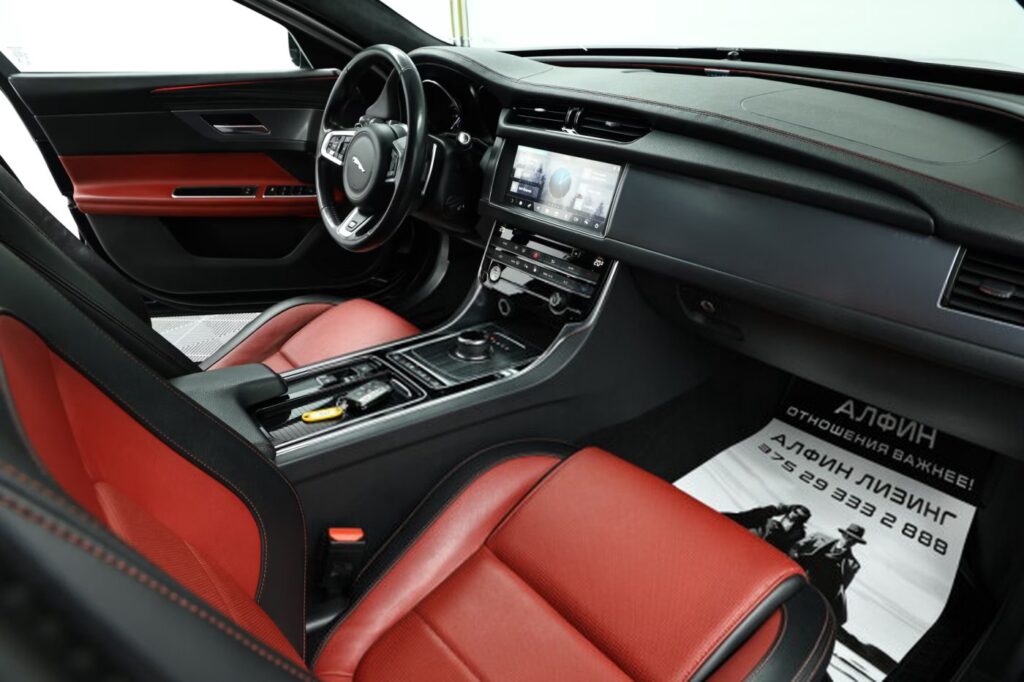 Jaguar XF X260