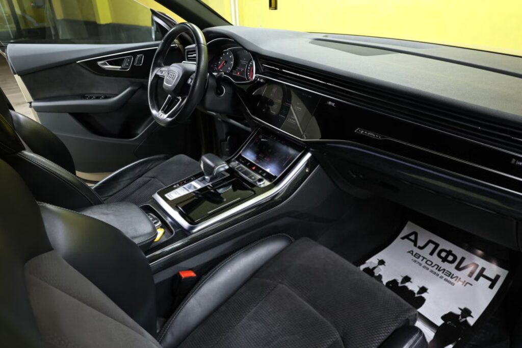 Audi Q8 I