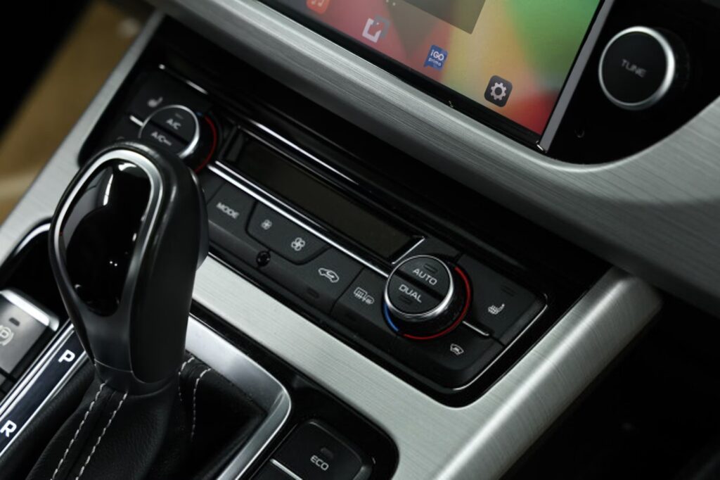Geely Atlas I