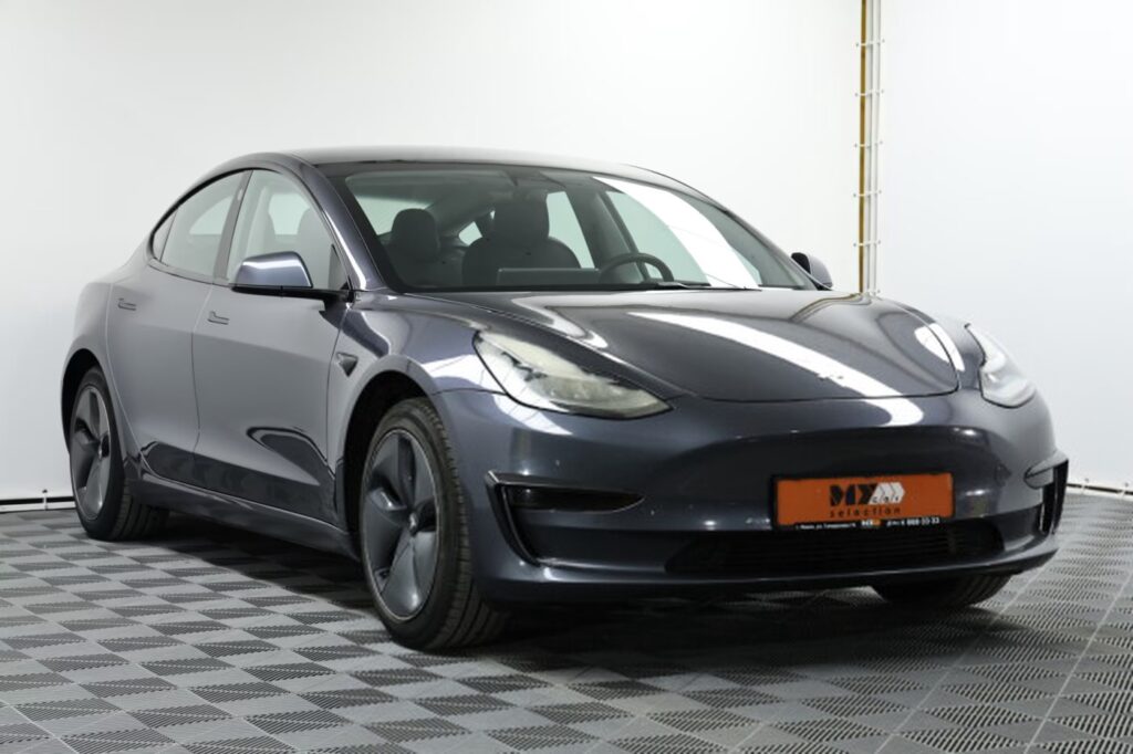 Tesla Model 3 I