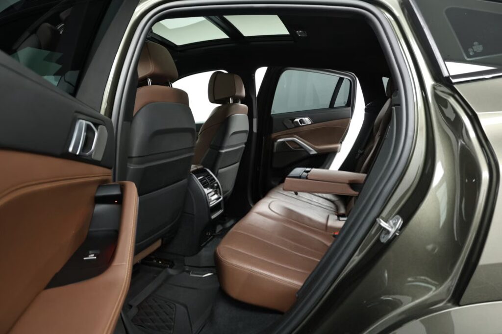 BMW X6 G06