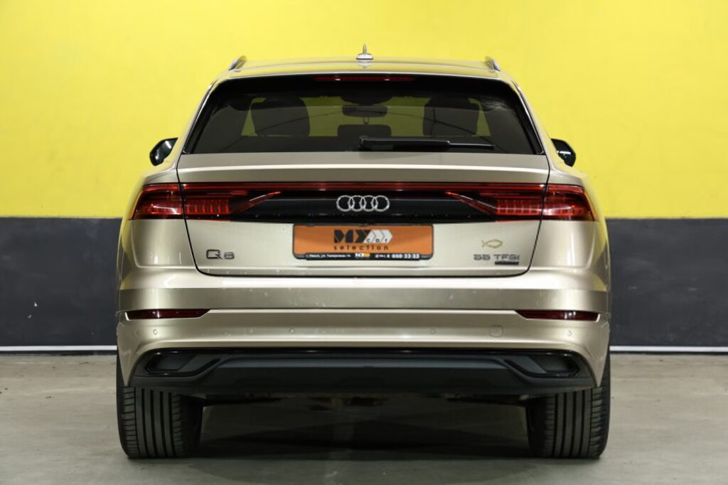 Audi Q8 I