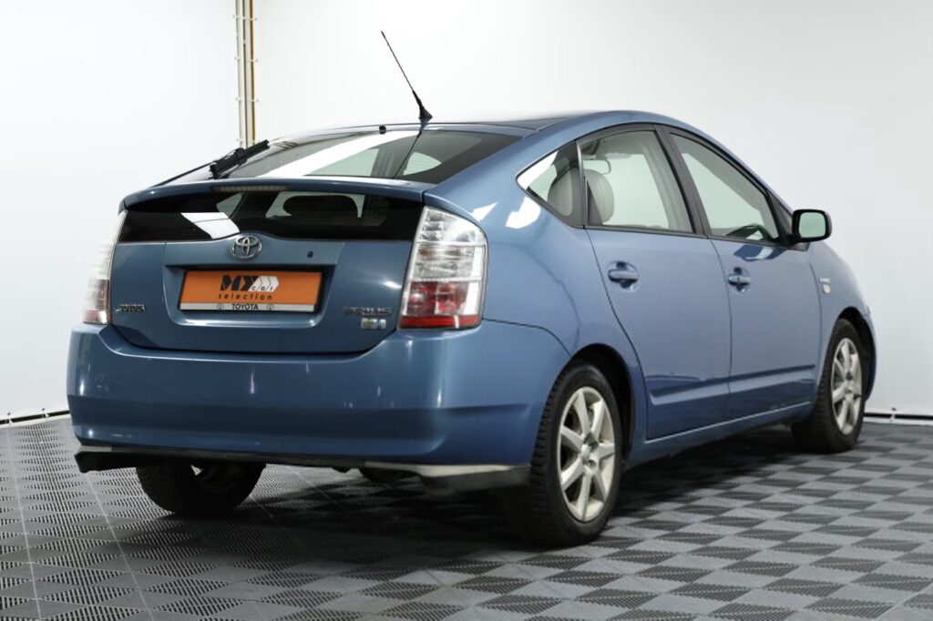 Toyota Prius II (XW20) · Рестайлинг