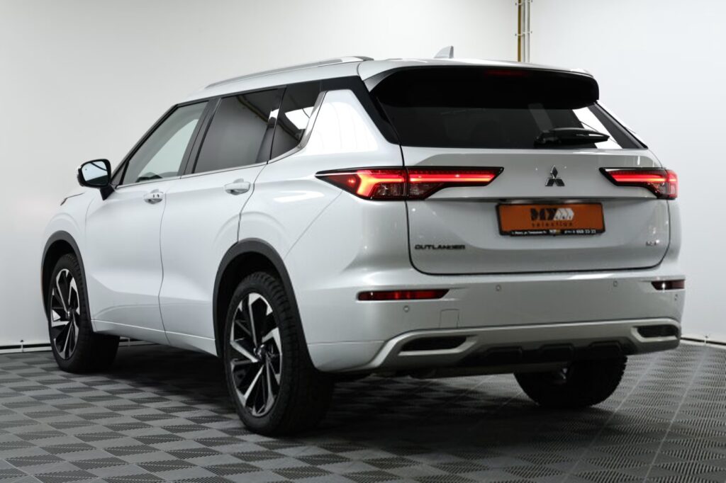 Mitsubishi Outlander IV