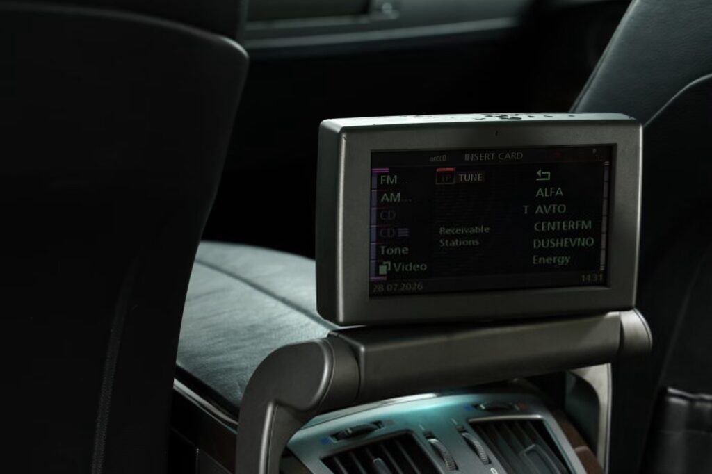BMW 7 серия E65