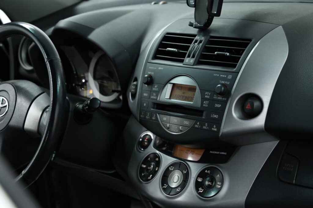 Toyota RAV4 III (XA30)