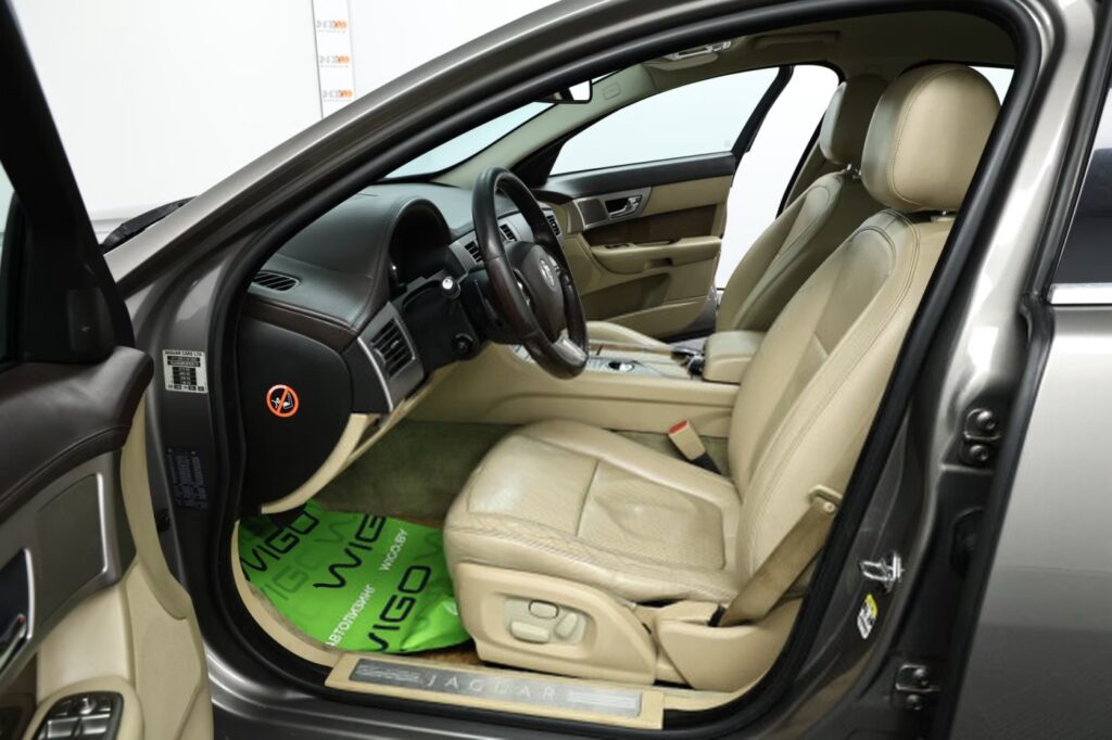 Jaguar XF X250