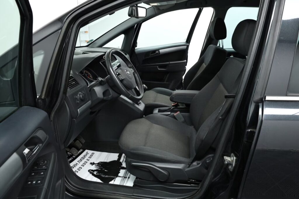 Opel Zafira B · Рестайлинг