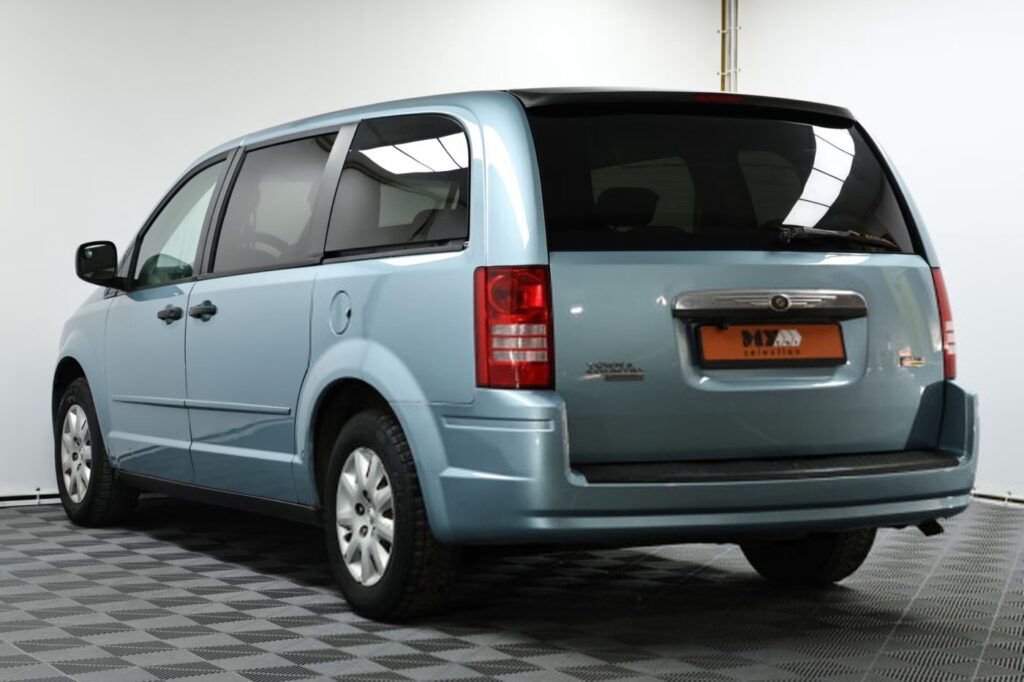 Chrysler Town and Country V