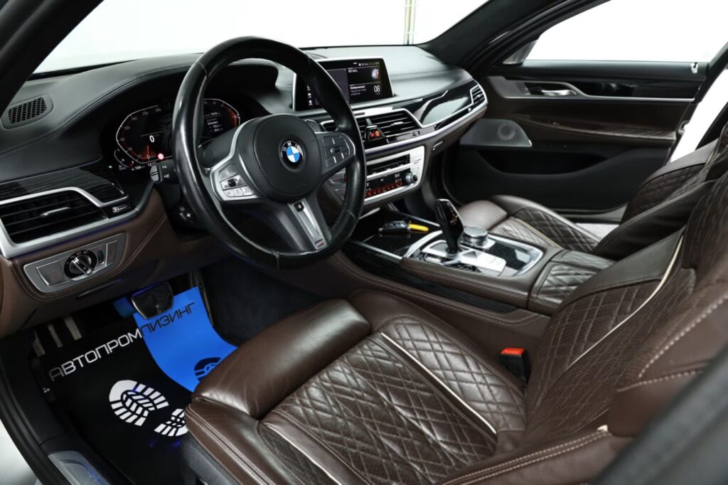 BMW 7 серия G11 · Рестайлинг