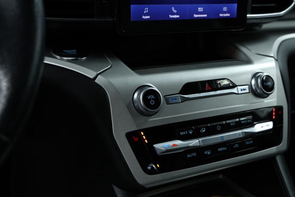 Ford Explorer VI