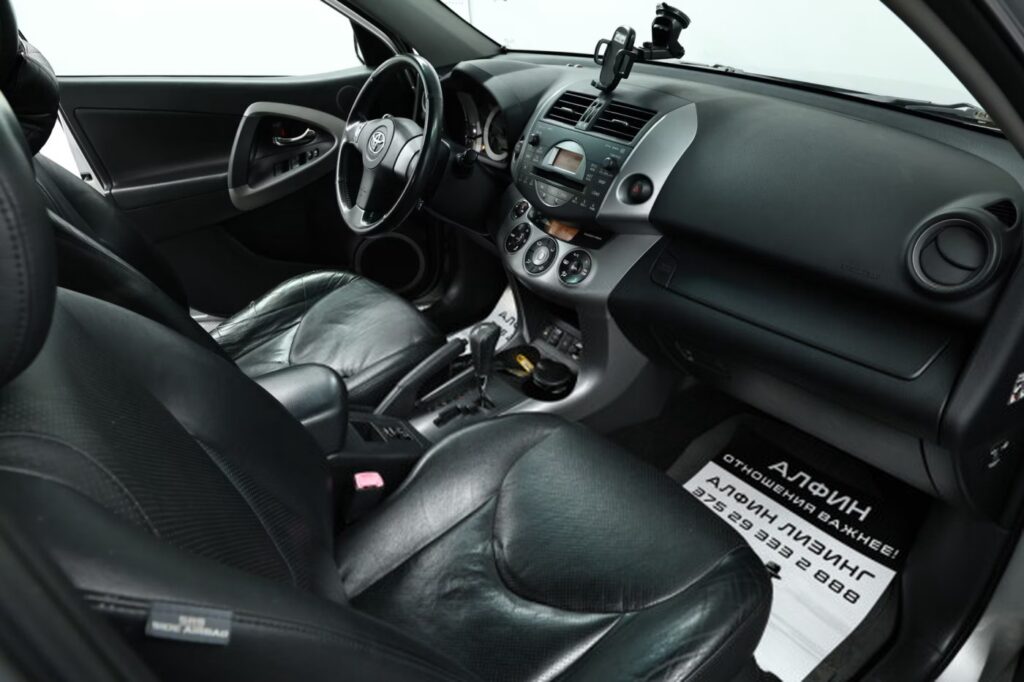 Toyota RAV4 III (XA30)